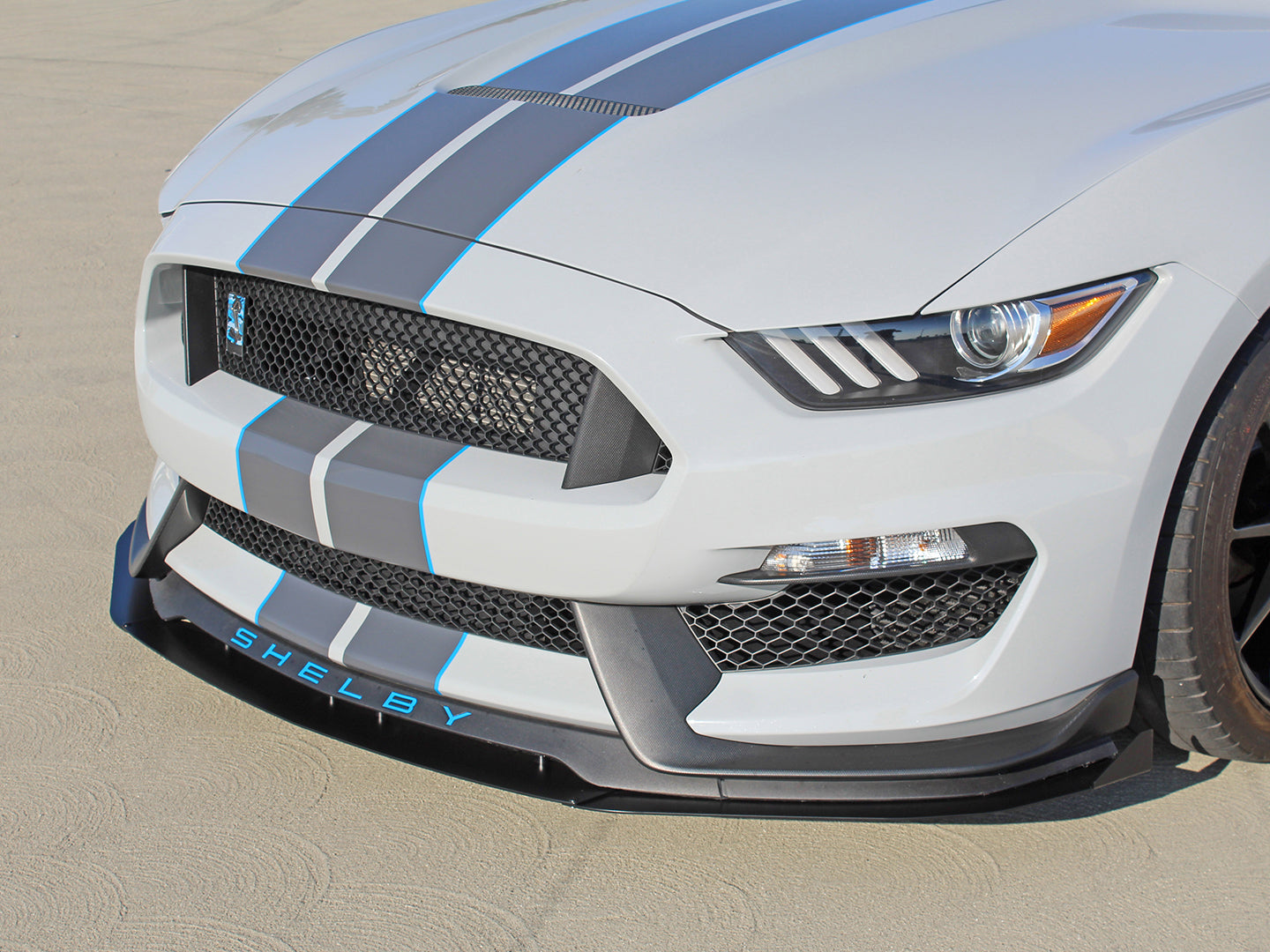 2016 2020 Ford Shelby Gt350 3 Piece Front Splitter Fo P8j Fsp 01 Rally Innovations 7549